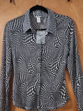 Rue21 Sheer Black and White Houndstooth Print Button-Up Shirt Size Medium